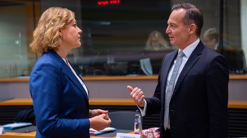 Volker Wissing im Gespräch mit Henna Virkkunen, Vizepräsidentin der EU-Kommission für Technologische Souveränität, Sicherheit & Demokratie. Volker Wissing im Gespräch mit Henna Virkkunen, Vizepräsidentin der EU-Kommission für Technologische Souveränität, Sicherheit & Demokratie.