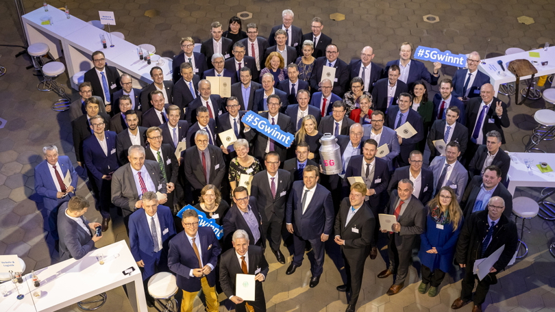 Gruppenfoto zum 5G-Innovationsprogramm Gruppenfoto zum 5G-Innovationsprogramm