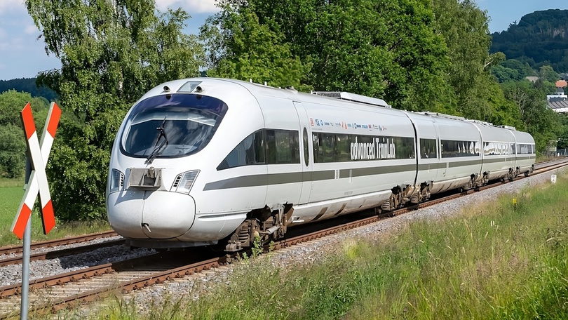 Das "advanced TrainLab" der Deutschen Bahn erprobt neue Technologien für den Bahnbetrieb, Testzug auf Basis des ICE-TD Baureihe 605 Das "advanced TrainLab" der Deutschen Bahn erprobt neue Technologien für den Bahnbetrieb, Testzug auf Basis des ICE-TD Baureihe 605
