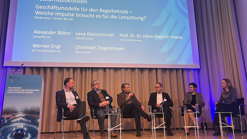 Fotos zur Fachtagung „Forschung und Technologie für Autonomes Fahren“ Fotos zur Fachtagung „Forschung und Technologie für Autonomes Fahren“