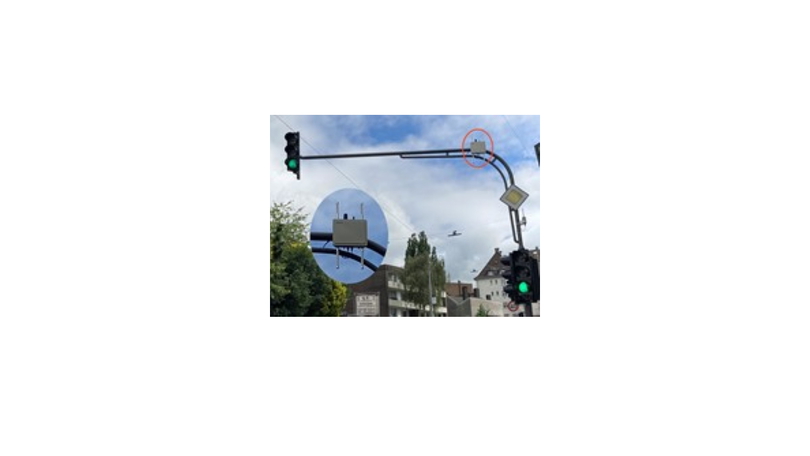 Vorrichtung zur Erfassung von Statusmeldungen an einer Lichtsignalanlage Vorrichtung zur Erfassung von Statusmeldungen an einer Lichtsignalanlage