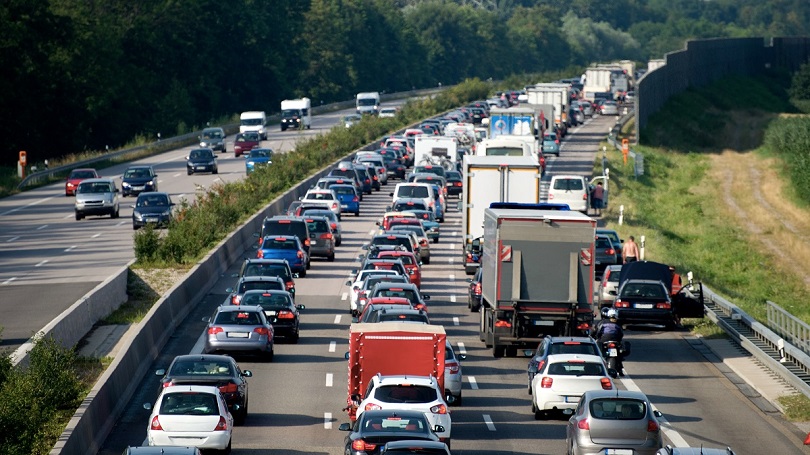 Verkehrsstau auf einer Autobahn Verkehrsstau auf einer Autobahn