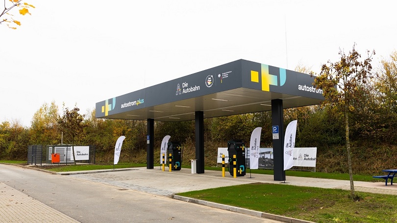 Erster Deutschlandnetz-Schnellladepark an der A21 am Rastplatz Depenauer Moor in Schleswig-Holstein Erster Deutschlandnetz-Schnellladepark an der A21 am Rastplatz Depenauer Moor in Schleswig-Holstein