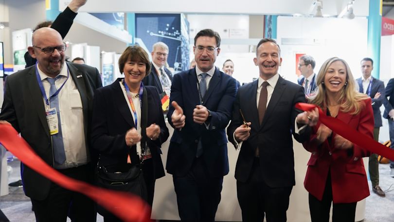 Volker Wissing, Jean-David Malo, Direktor des European Innovation Council, sowie Hildegard Müller, Präsidentin des Verbands der Automobilindustrie bei der Eröffnung des deutschen Pavillons auf der CES Volker Wissing, Jean-David Malo, Direktor des European Innovation Council, sowie Hildegard Müller, Präsidentin des Verbands der Automobilindustrie bei der Eröffnung des deutschen Pavillons auf der CES