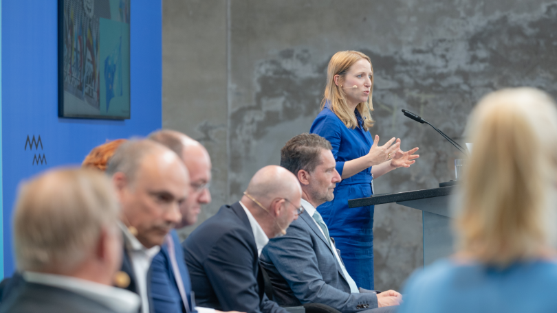 Daniela Kluckert spricht zur Hafenstrategie Daniela Kluckert spricht zur Hafenstrategie