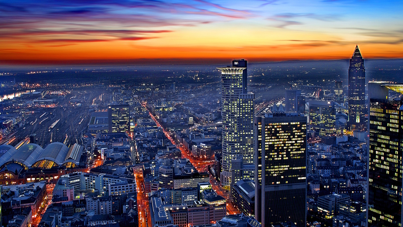 Luftaufnahme von Frankfurt am Main bei Nacht Luftaufnahme von Frankfurt am Main bei Nacht