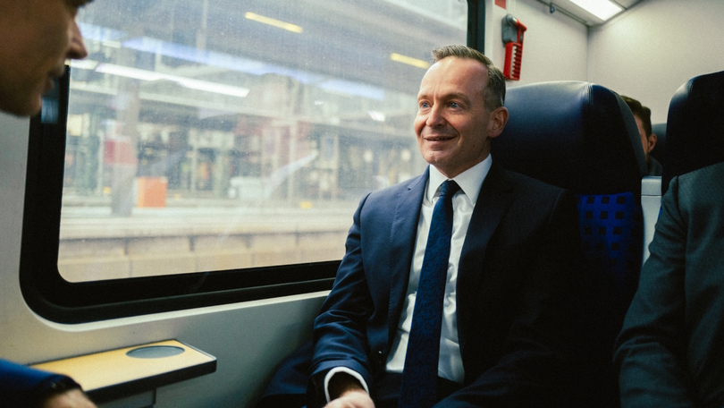 Volker Wissing im Gespräch in einem Zug Volker Wissing im Gespräch in einem Zug