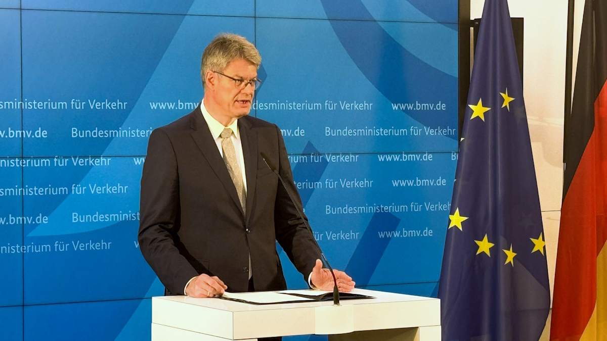 Patrick Schnieder beim Statement zum Personalwechsel bei der Deutschen Bahn AG Patrick Schnieder beim Statement zum Personalwechsel bei der Deutschen Bahn AG