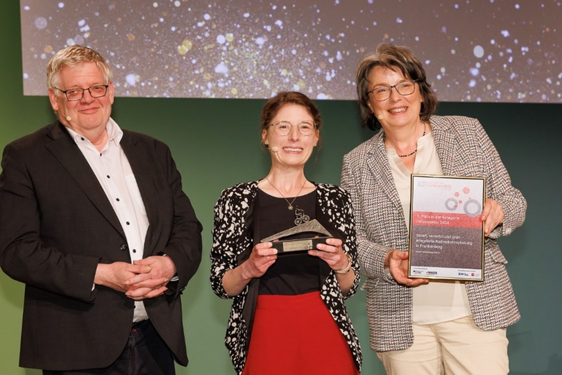 Auf dem Foto: Andreas Marquardt, Radverkehrsbeauftragter des BMDV, ehrte die Gewinner der Kategorie Infrastruktur Auf dem Foto: Andreas Marquardt, Radverkehrsbeauftragter des BMDV, ehrte die Gewinner der Kategorie Infrastruktur