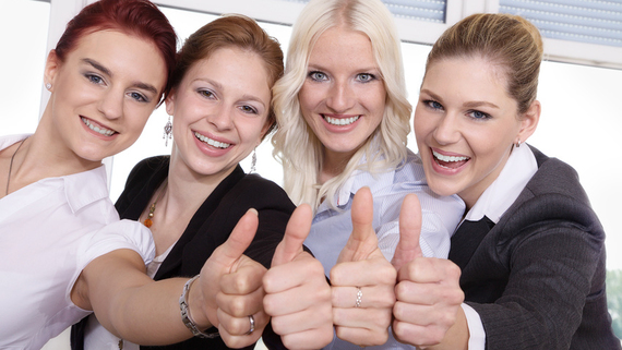 Vier junge Menschen Vier junge Menschen