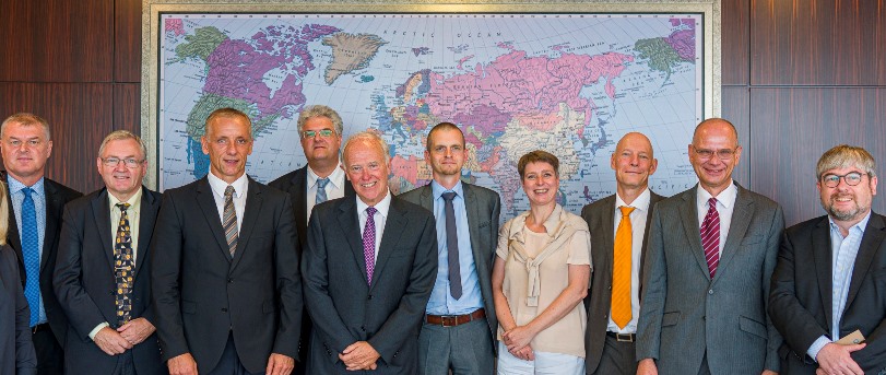 Visit by the Board of Academic Advisers, chaired by Prof. Hartmut Fricke, to Sir Tim Clark, president of Emirates Airline, in Dubai 2019 Visit by the Board of Academic Advisers, chaired by Prof. Hartmut Fricke, to Sir Tim Clark, president of Emirates Airline, in Dubai 2019